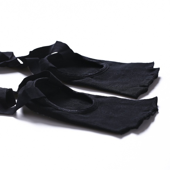2 Pairs Yoga Socks - Picture 2 of 5